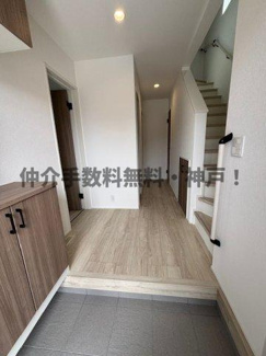 【玄関】 | 神戸市西区玉津町今津　新築戸建2号棟　仲介手数料無料！ | 毎日通る玄関はこちらです