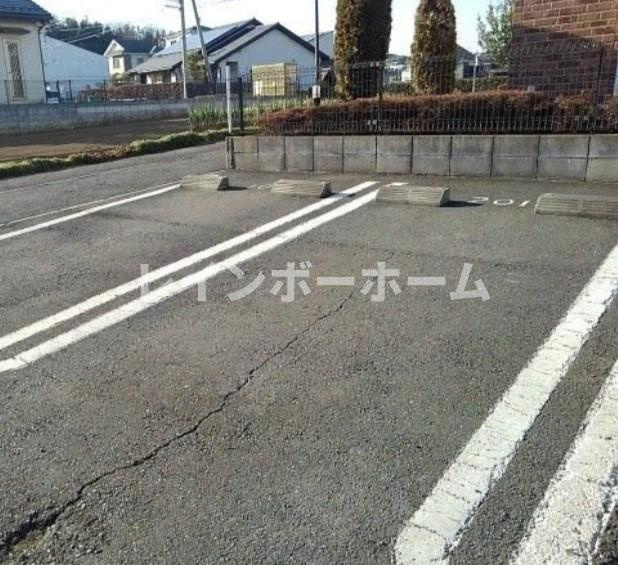 フォンターナの駐車場