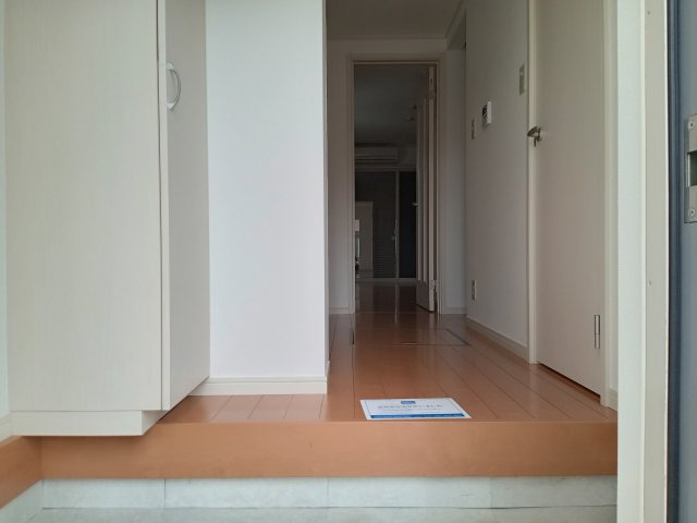 稲城市東長沼のアパートの内装