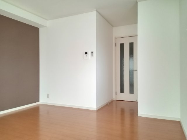 稲城市東長沼のアパートの寝室