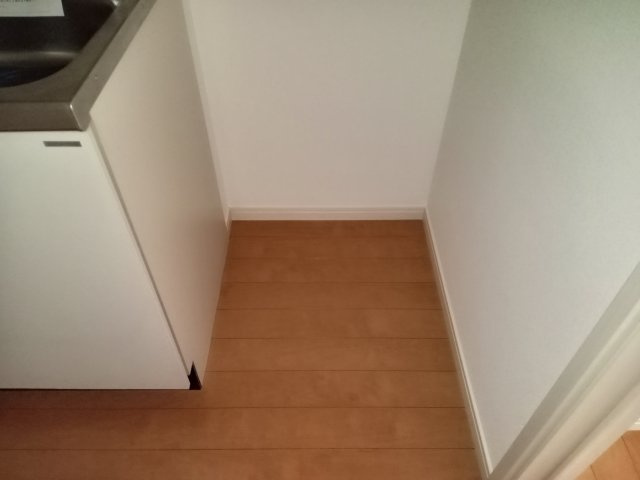 稲城市東長沼のアパートの内装