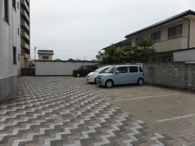 【駐車場】 | メゾンドール黄金