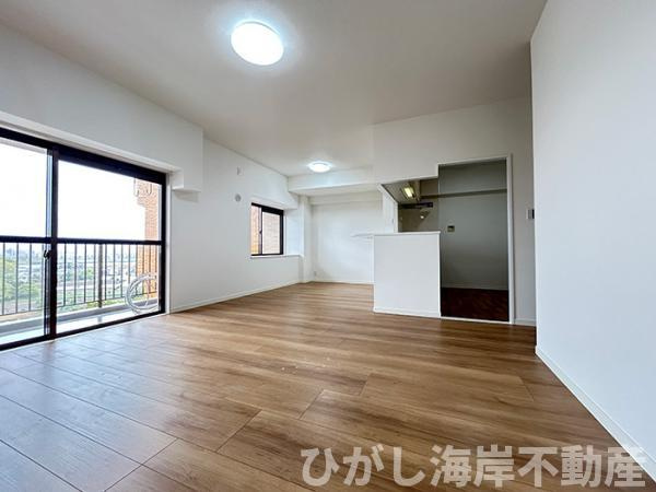 ダイアパレスエクシード茅ヶ崎の居間・リビング|新規リフォーム完了！　16帖　LDK
