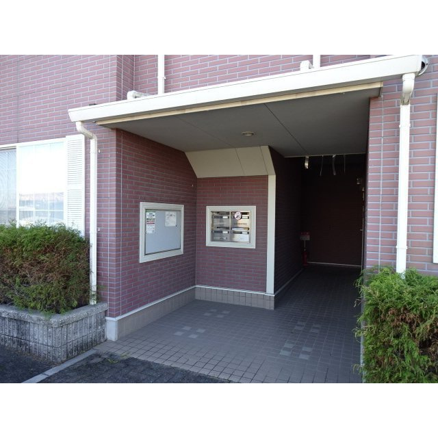 サンローラ・オオヒラのエントランス|B棟