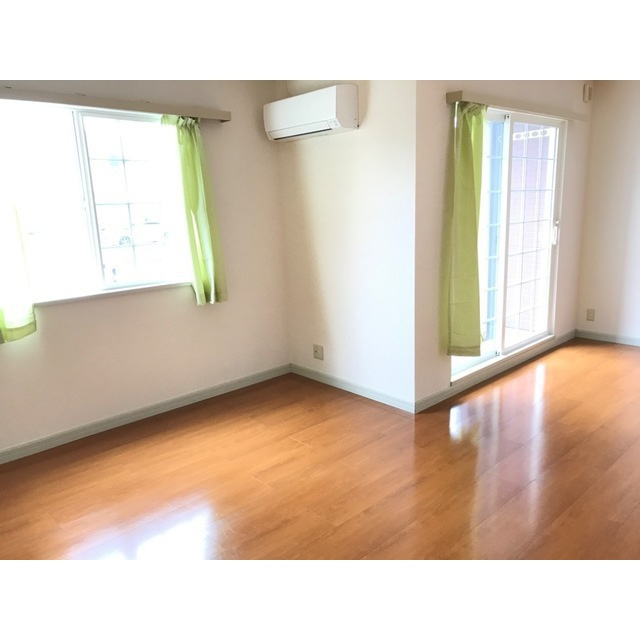 サンローラ・オオヒラの居間・リビング