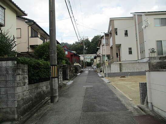 【前面道路含む現地写真】
