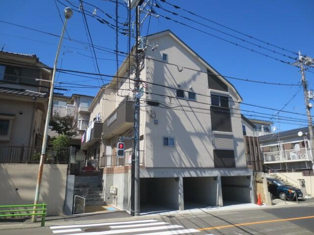 多摩市関戸５丁目のアパート