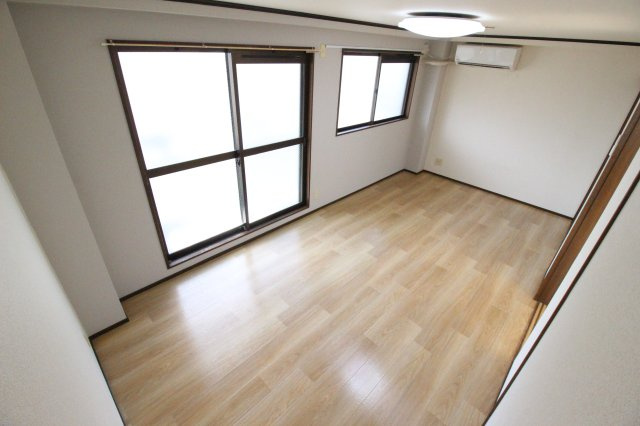 【洋室】 | ベルメゾンⅡ