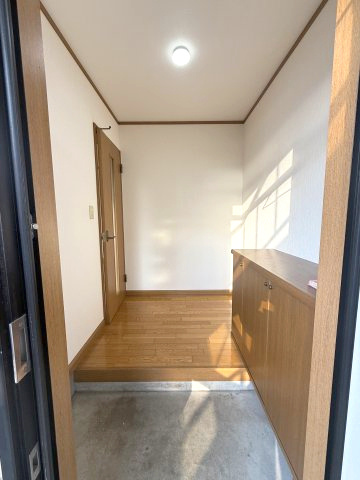 ドミールミサキの玄関