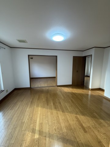 ドミールミサキの居間・リビング