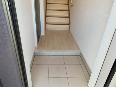 【玄関】 | ヴェルジュール佐土 | 玄関