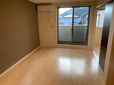 【居間・リビング】 | ヴェルジュール佐土 | リビング