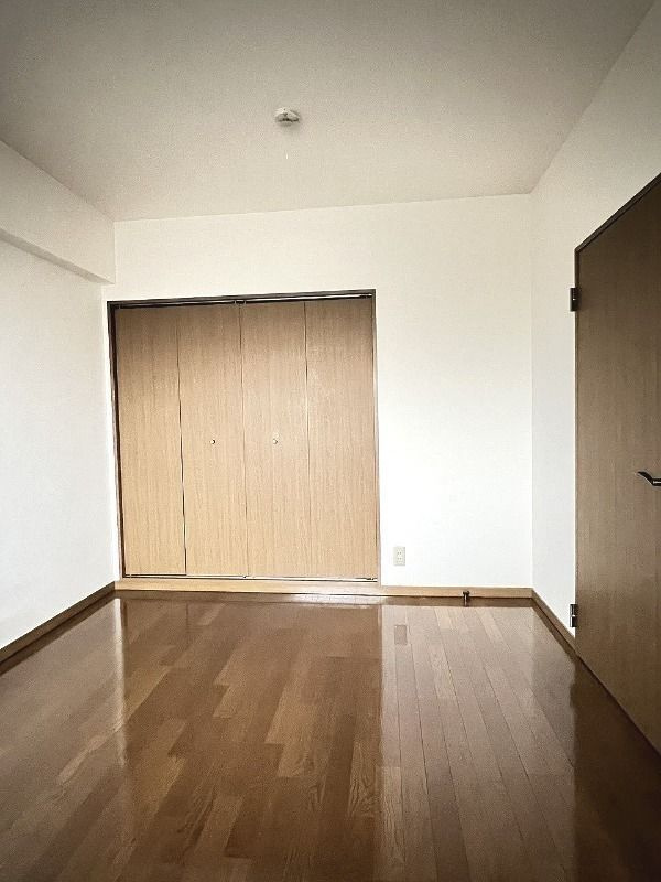 ロイヤルプレステージの洋室