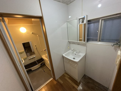 【洗面所】 | 堺市中区深井清水町戸建 | 洗面室