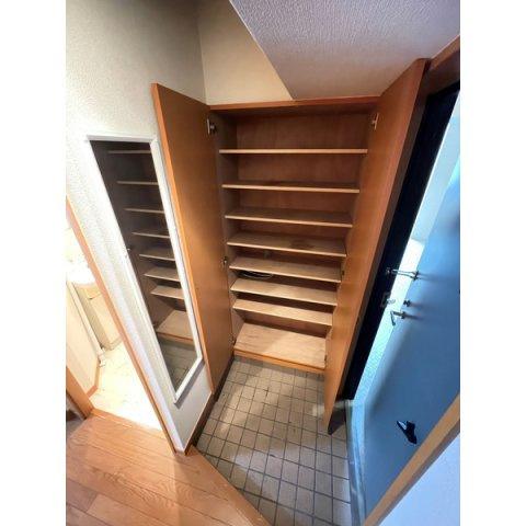福岡市中央区高砂１丁目の賃貸マンションの玄関