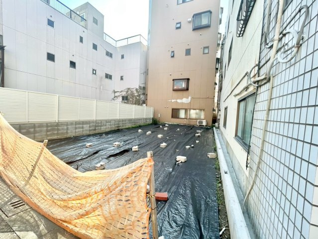 台東区東浅草2丁目　建築条件無し売地の外観|2025.10.30撮影

ご内見希望・資料請求などお気軽にお問い合わせ下さい！
03-5990-5201