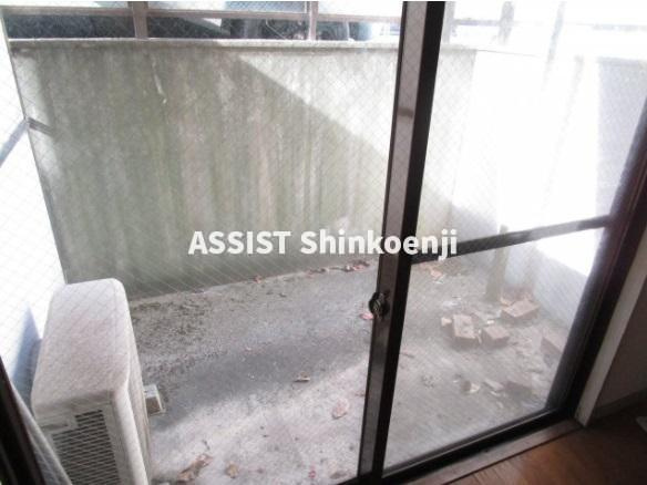 パーシモン高円寺のバルコニー