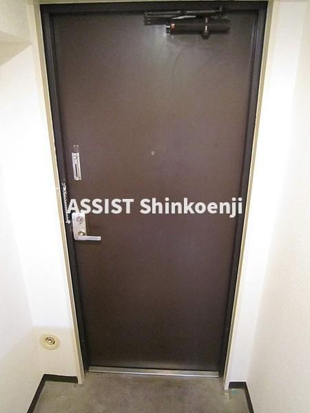 パーシモン高円寺の玄関