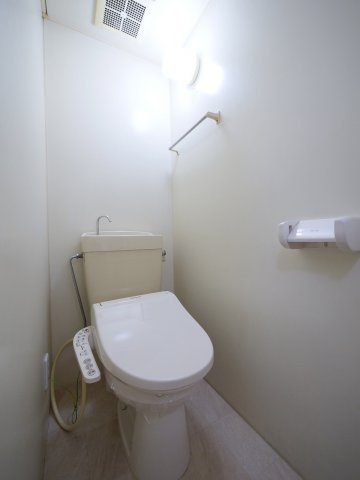 フルール豊成のトイレ|※写真は別の部屋のものです。