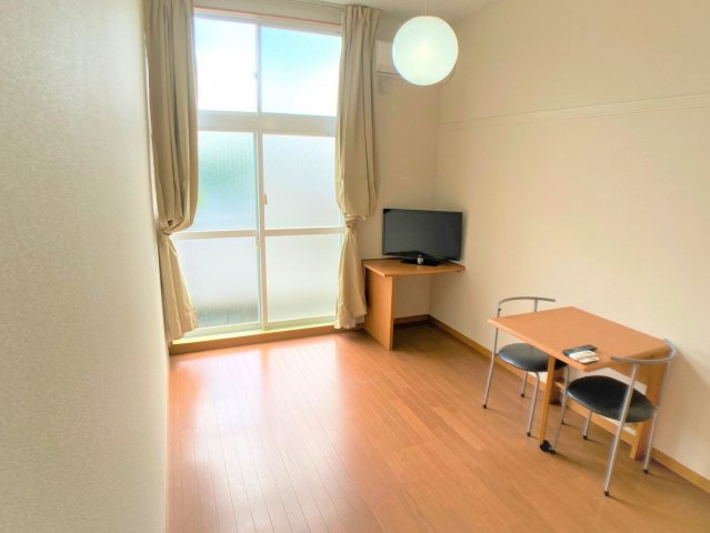 【居間・リビング】 | 設備・仕様は号室により異なる為、現況を優先致します。