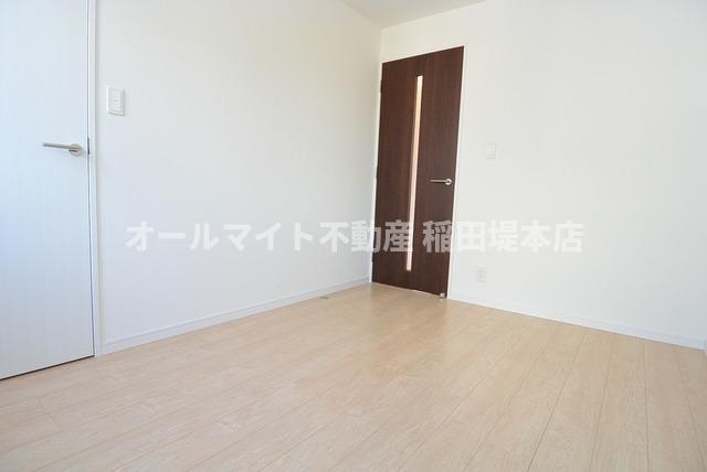 多摩市東寺方１丁目の賃貸マンションの内装