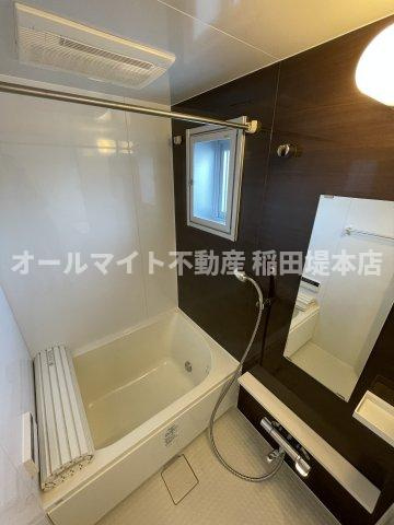 多摩市東寺方１丁目の賃貸マンションの浴室