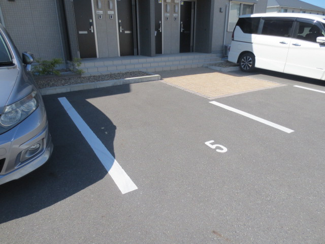 リジエール　アンの駐車場