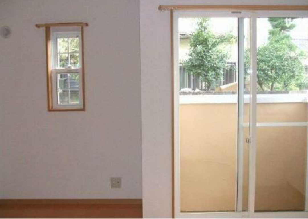 グレース駒沢　駒沢公園徒歩圏内　南向き　バストイレ別のバルコニー