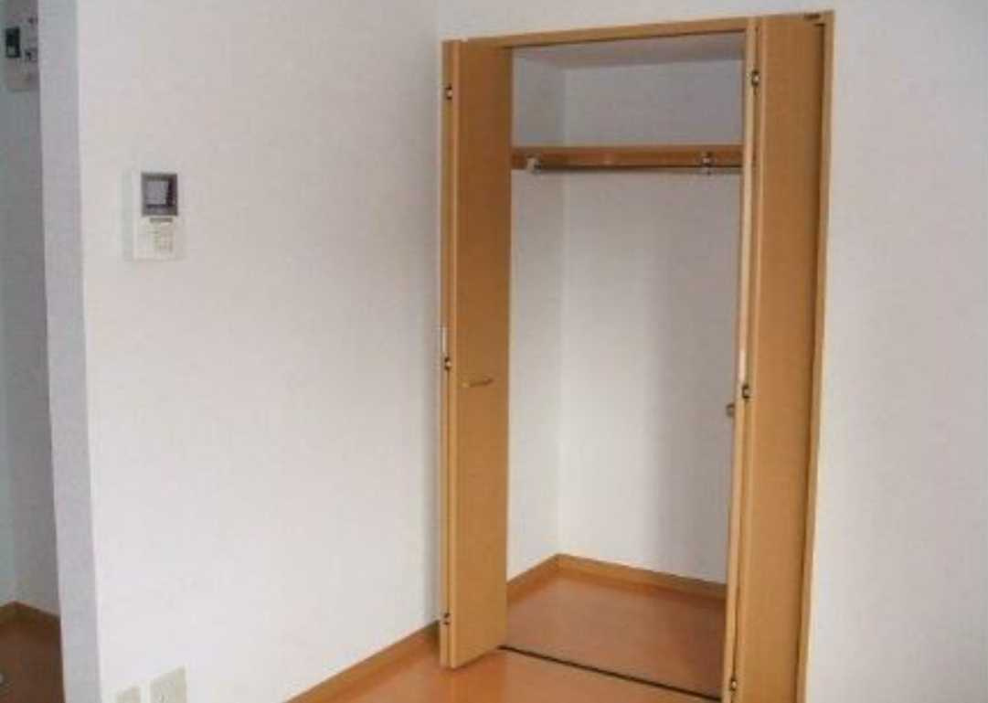 グレース駒沢　駒沢公園徒歩圏内　南向き　バストイレ別の収納