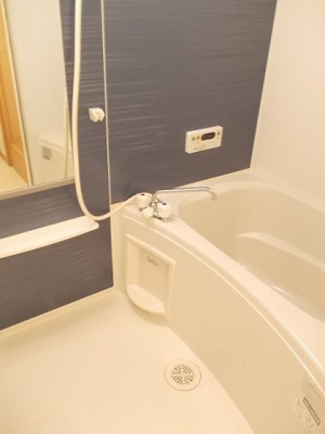 【浴室】 | サニーフラット中北　Ａ | 【サニーフラット中北　Ａ】日々の暮らしに欠かせないお風呂です