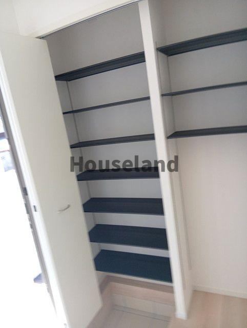 クレイドルガーデン和歌山市和歌浦東第４　１号棟の収納