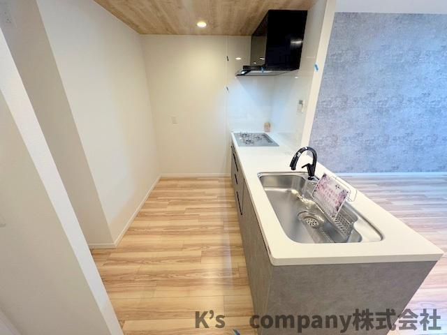 ◎茅ヶ崎市元町　ジオ茅ヶ崎フレシアのキッチン|キッチンの後方には食器棚スペースがあります◇