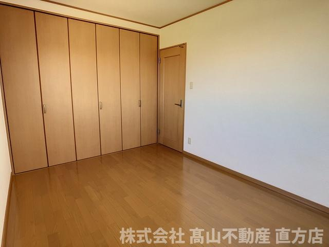 直方市大字中泉のテラスの寝室