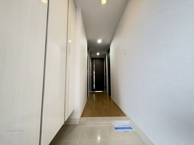 【玄関】 | シーズンスイート志木の杜　(丸井志木店) | 現地（2025年11月）撮影
大容量の下足入れで玄関もすっきり。