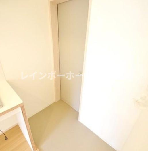 イチカワアパートメンツ+アトリエの玄関