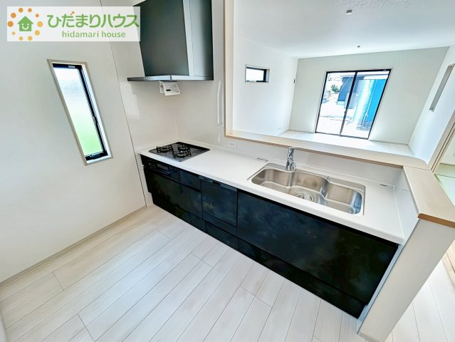 【キッチン】 | つくば市高見原1丁目23-P1　新築戸建　10号棟 | 料理をしながらでも、ご家族との会話を楽しめる対面式キッチン♪
