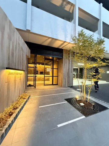 スワンズシティ神戸湊川のエントランス