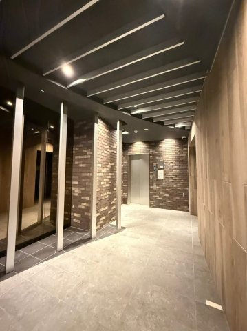 スワンズシティ神戸湊川のロビー