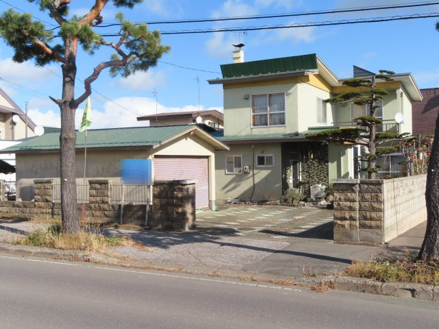 北見市花月町１１番地４、１１番３４８　中古売家の外観