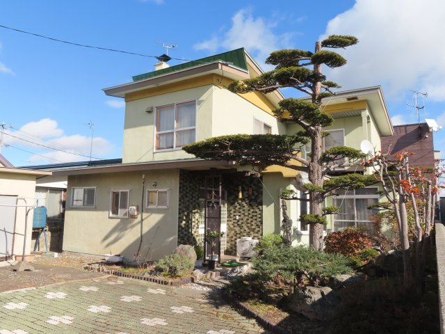 北見市花月町１１番地４、１１番３４８　中古売家の外観