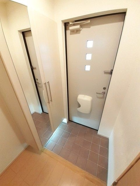 メゾン・ド・ソレイユの玄関