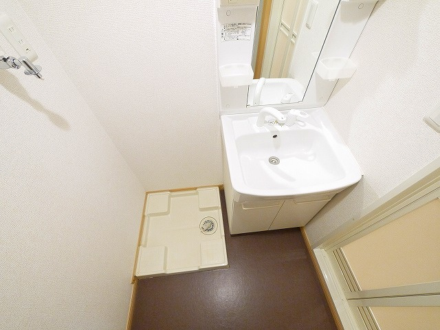 サンシャイン　富雄駅前の独立洗面台