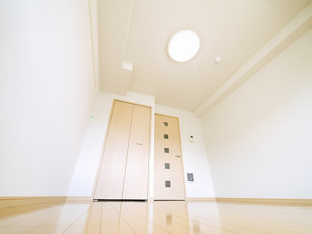 サンシャイン　富雄駅前の内装|こちらの居間で趣味の時間をお楽しみください