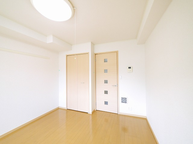 サンシャイン　富雄駅前の洋室|個人の部屋や寝室として使える洋室です