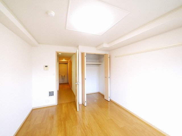 サンシャイン　富雄駅前の居間・リビング