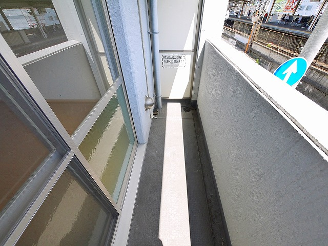 サンシャイン　富雄駅前のバルコニー|広々としたバルコニーです