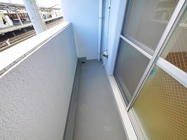 サンシャイン　富雄駅前のバルコニー