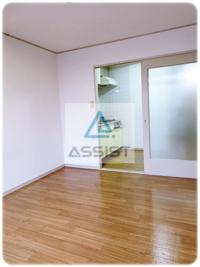 クヒオハイツの居間・リビング