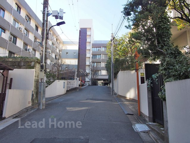 【その他】 | シャトー赤坂台 | 前面道路