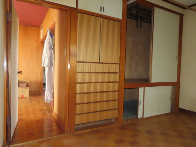 北見市末広町３４９番地３５　中古売家の収納|１階６帖洋室収納